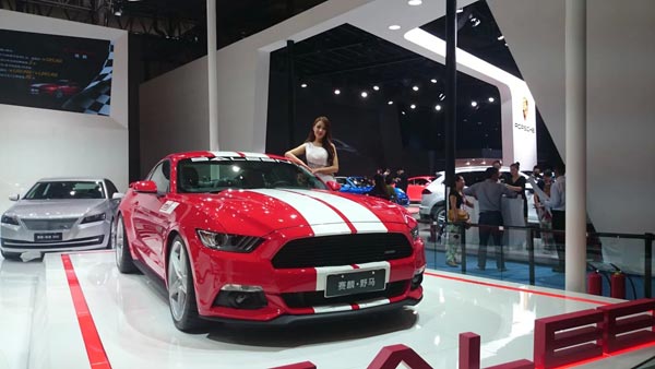 智絡(luò)軟件營銷部參觀2015年成都國際車展