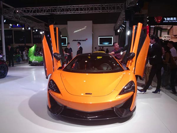 智絡(luò)軟件營銷部參觀2015年成都國際車展
